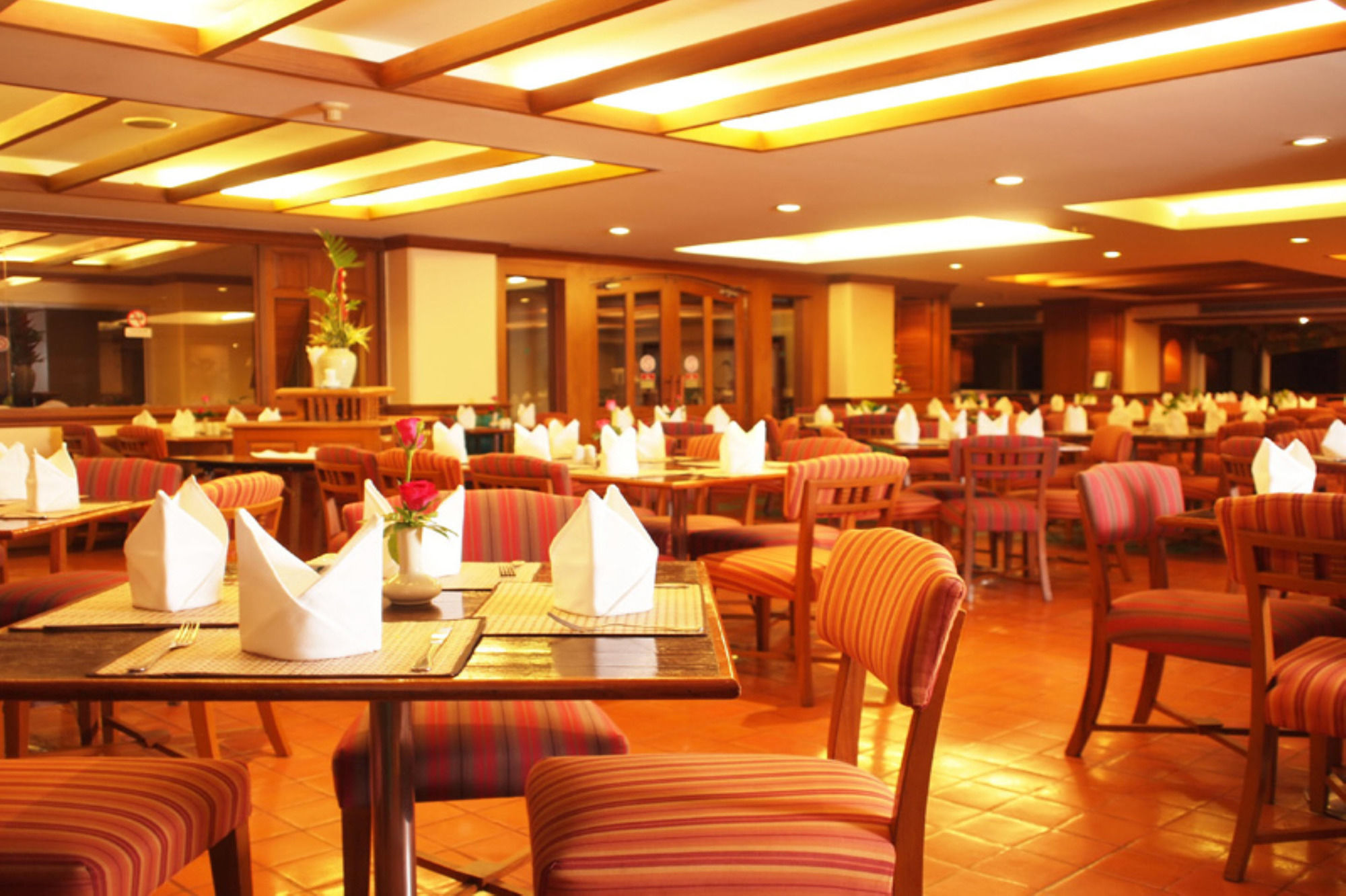 Long Beach Cha Am Resort