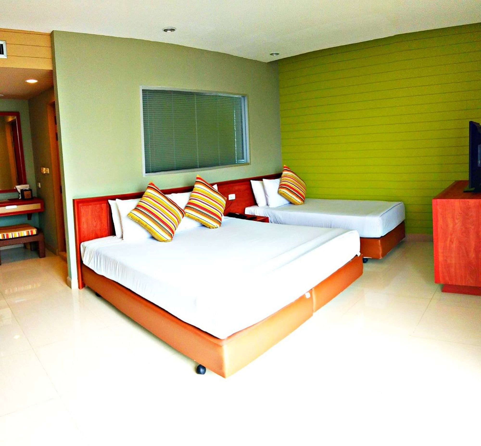 Long Beach Cha Am Resort