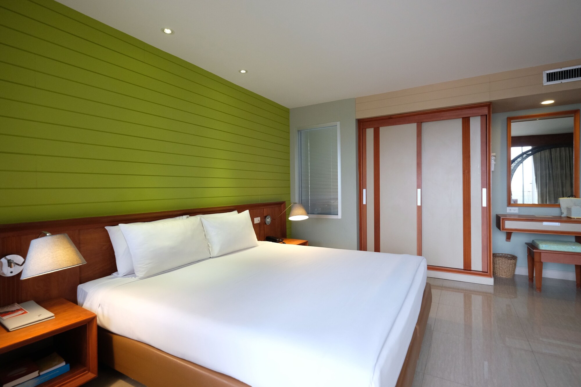 Long Beach Cha Am Resort
