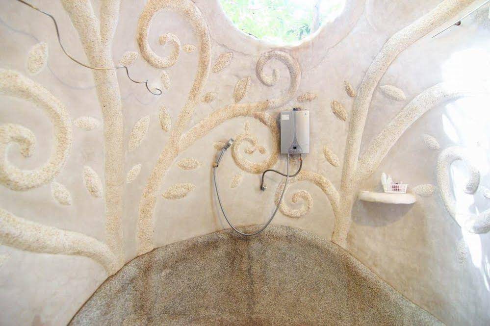 Naidee Sculptured Huts @ Vic Hua Hin