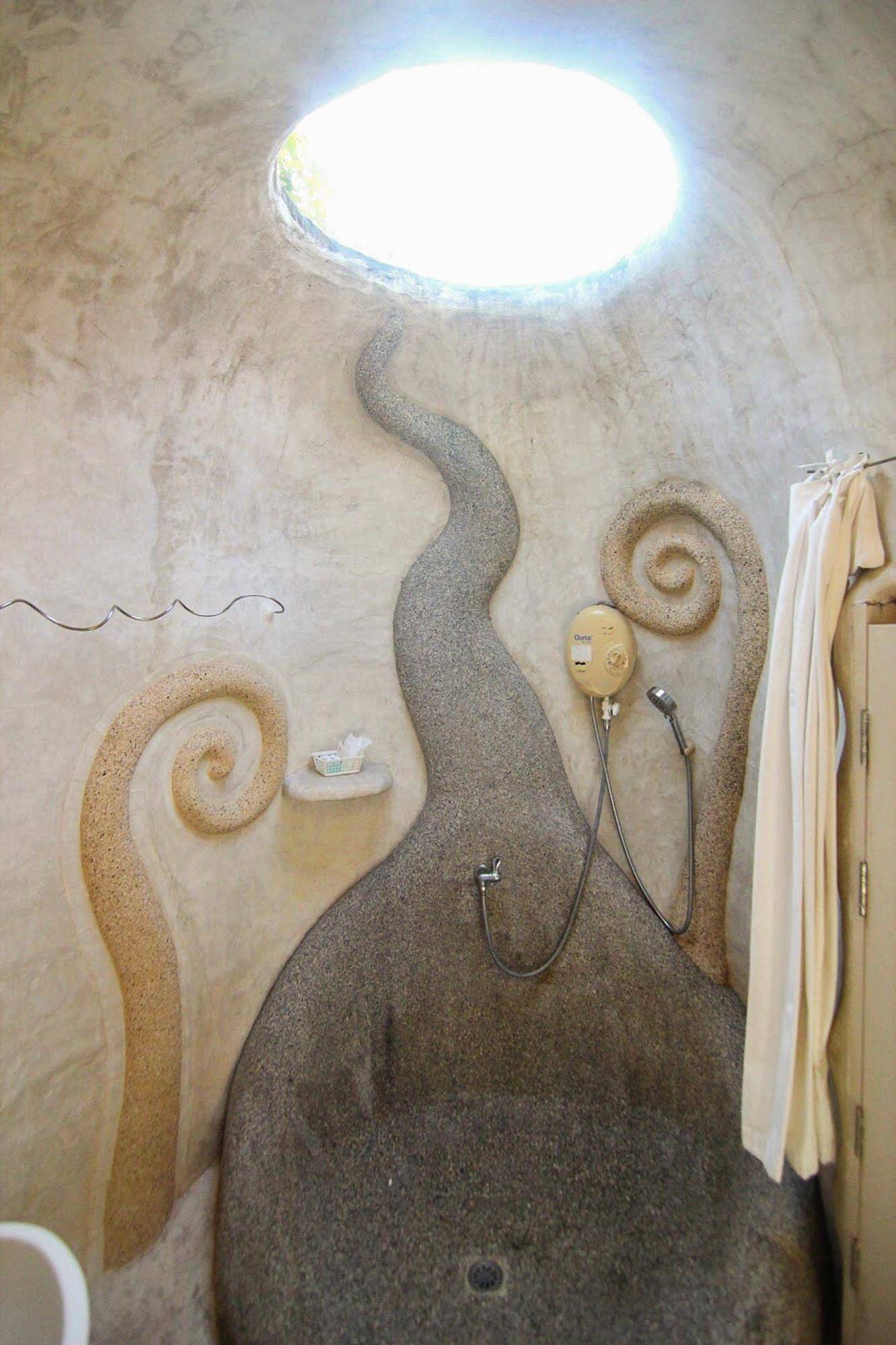 Naidee Sculptured Huts @ Vic Hua Hin