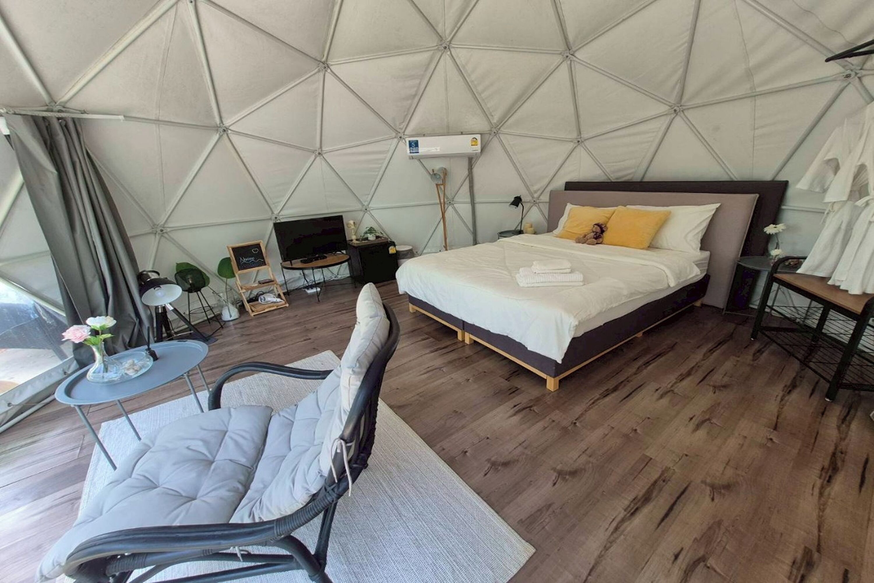 NaNine Glamping
