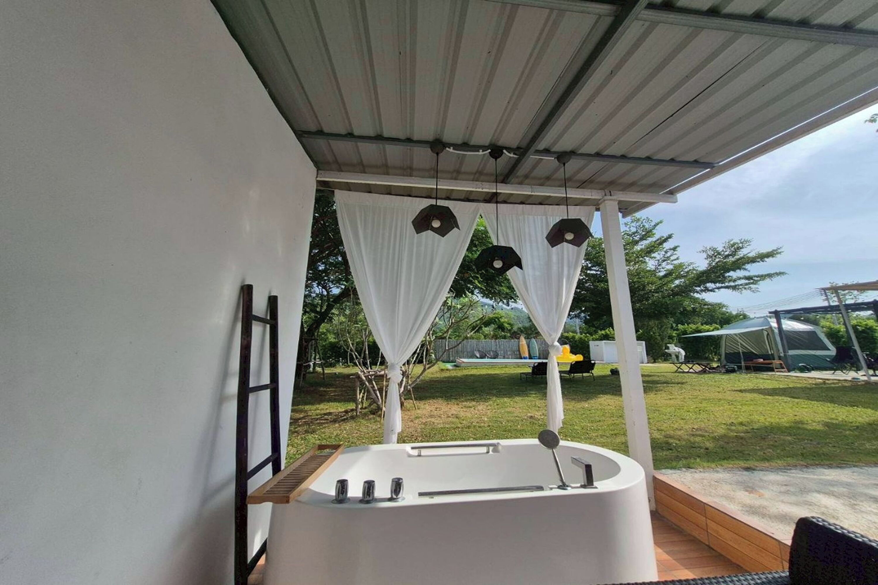 NaNine Glamping
