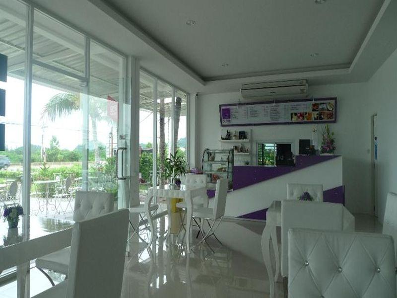 Phet Cha-am Plaza & Resort