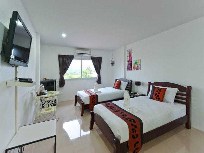Phet Cha-am Plaza & Resort