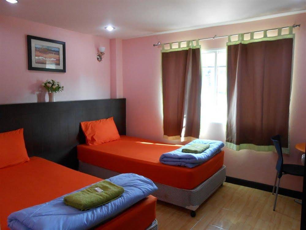 Phet Chang Thai Hotel