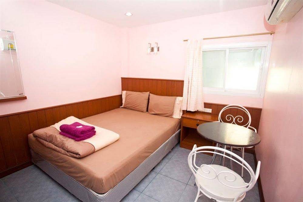 Phet Chang Thai Hotel