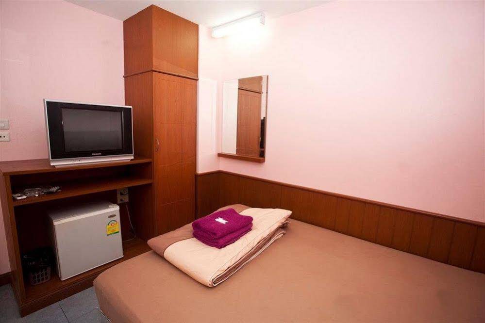 Phet Chang Thai Hotel