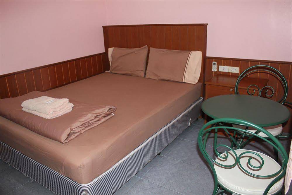 Phet Chang Thai Hotel