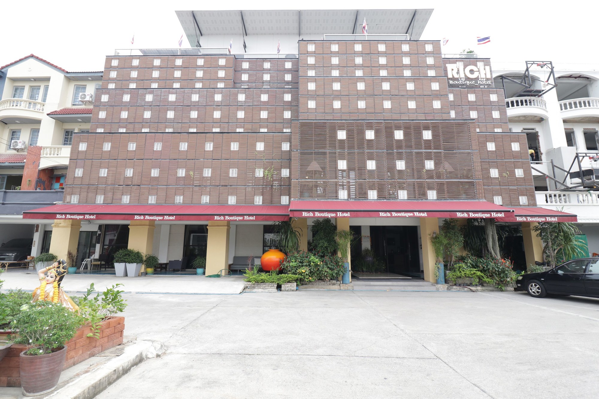 Rich Boutique Hotel