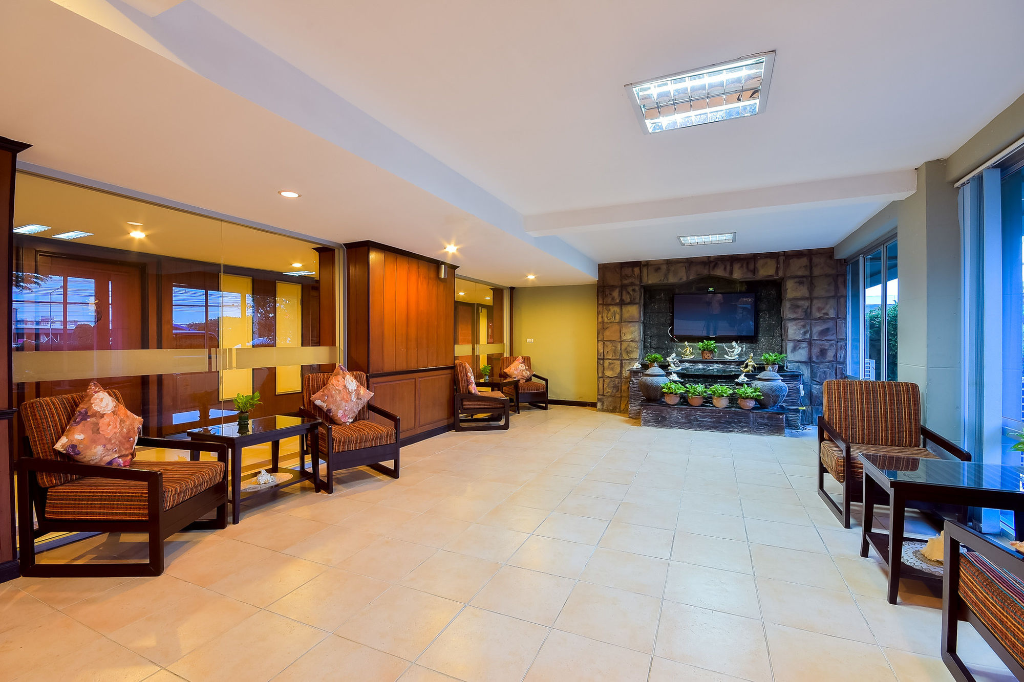 Season Palace Huahin Hotel