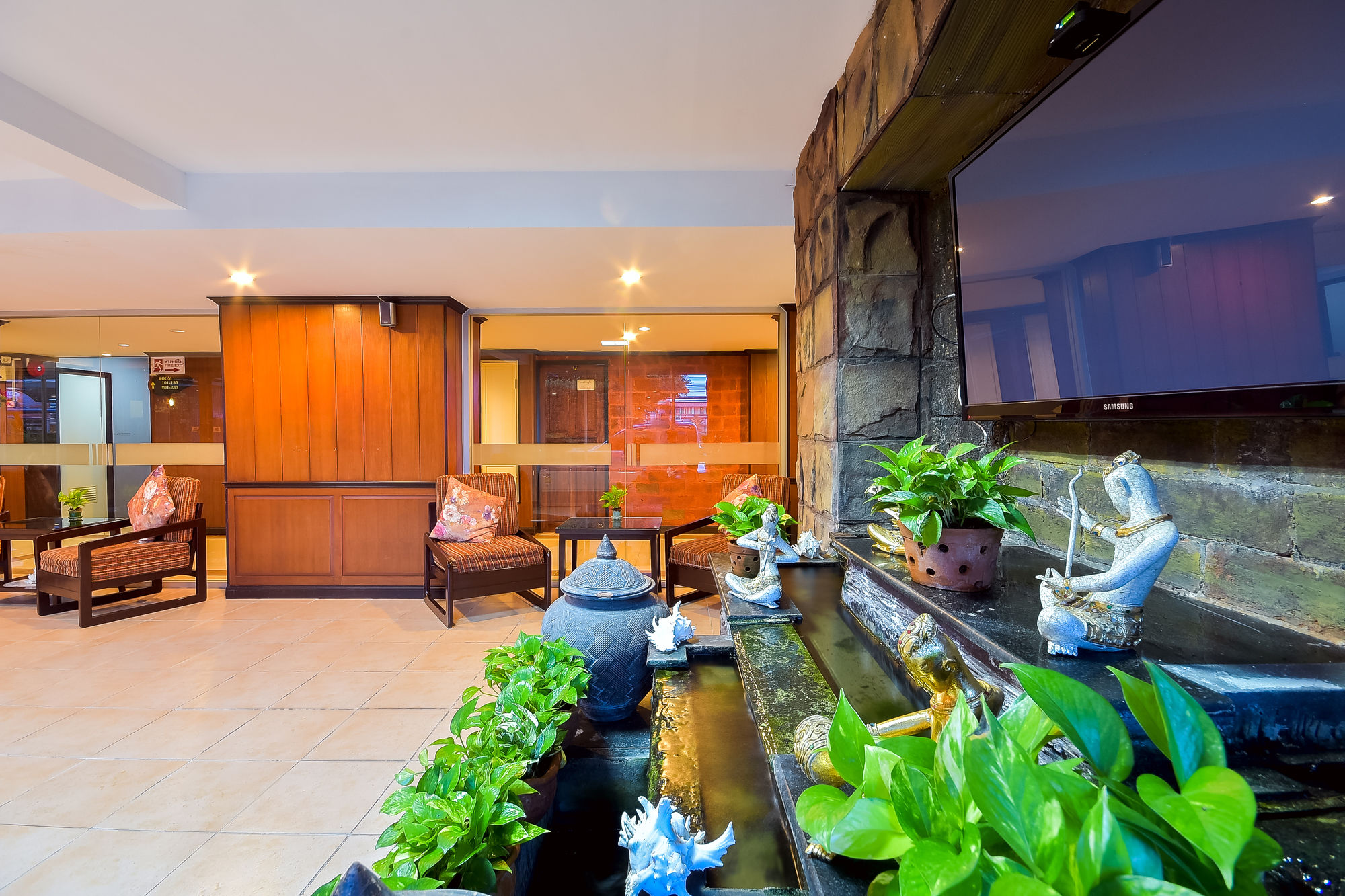 Season Palace Huahin Hotel