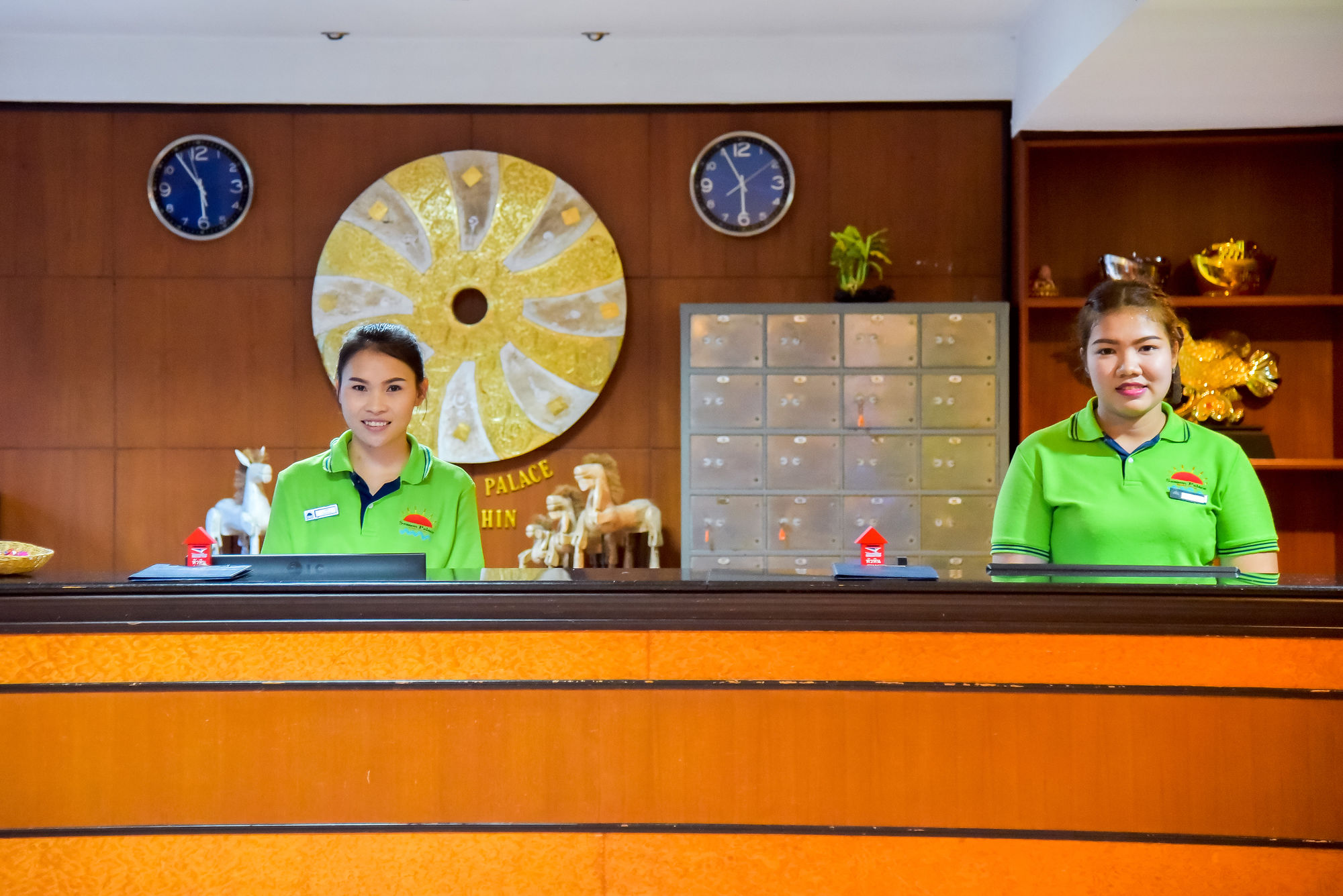 Season Palace Huahin Hotel