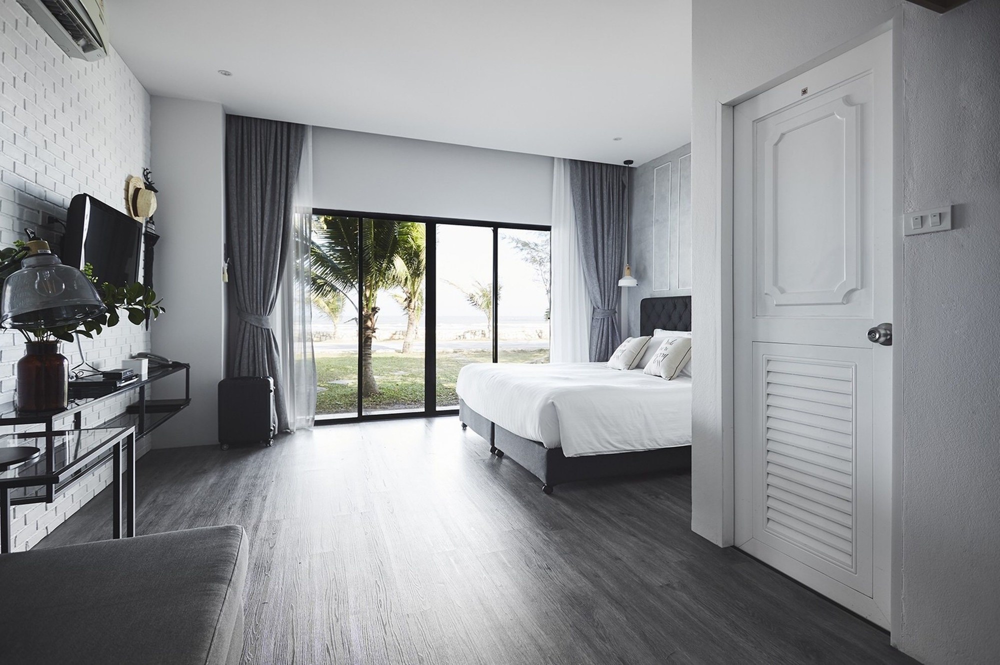 SiamBeach Resort