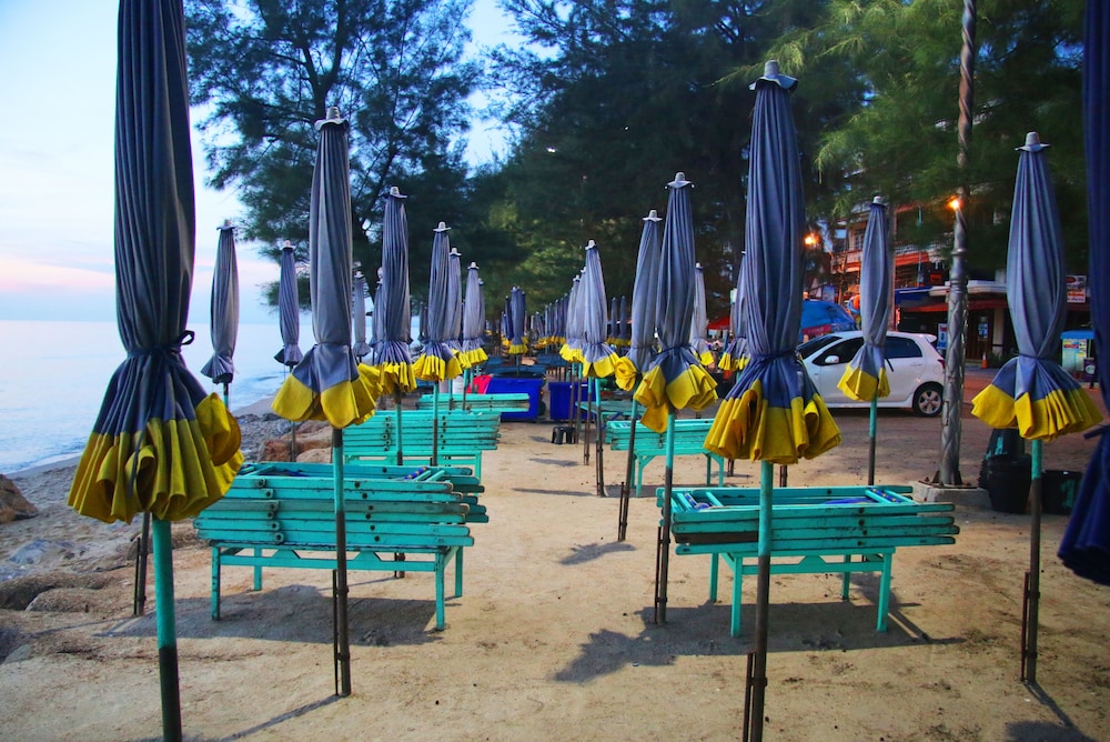 The Beach Cha Am Guest House