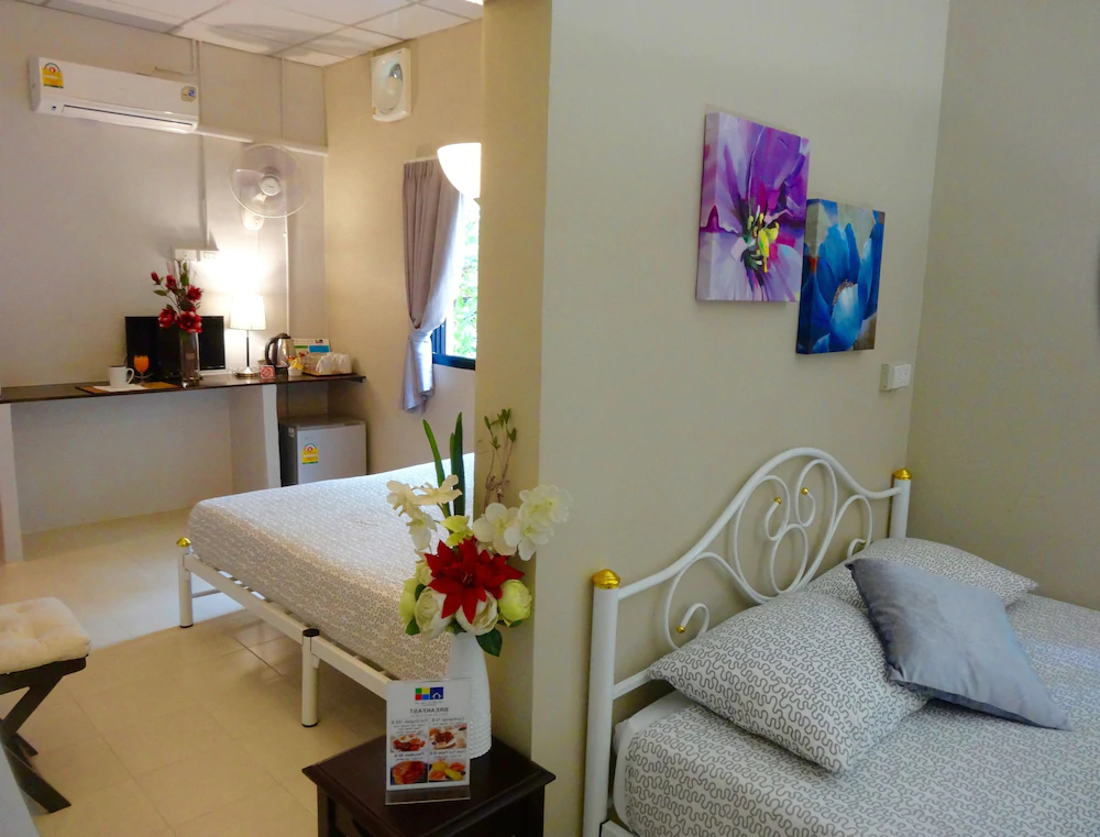 The Beach Cha Am Guest House