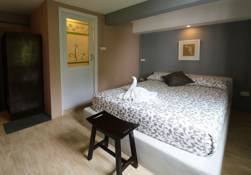 The Beach Cha Am Guest House