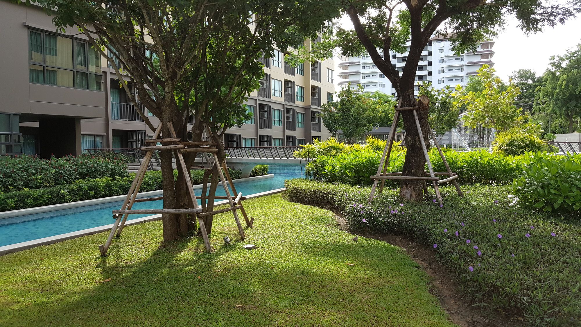 Rain Cha Am - Hua Hin by J&P