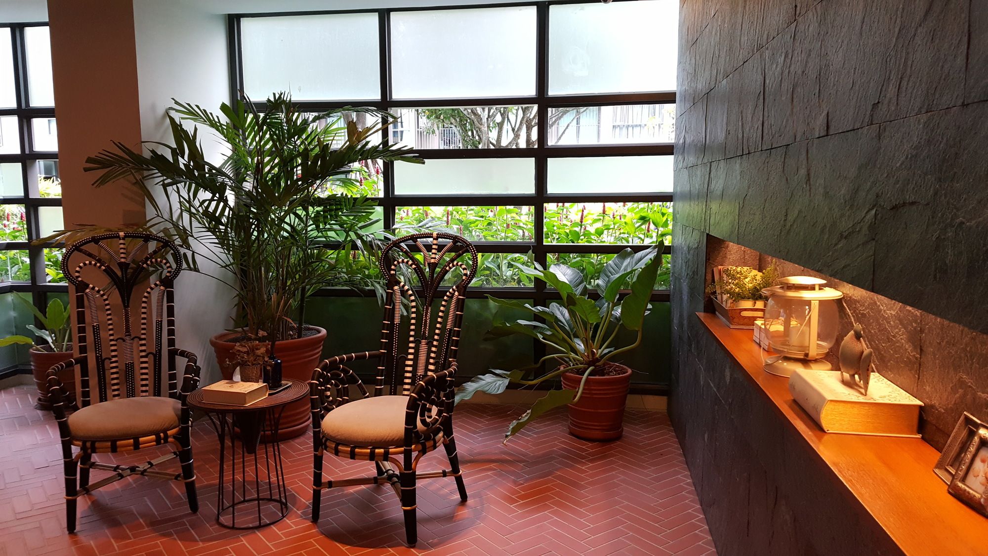Rain Cha Am - Hua Hin by J&P