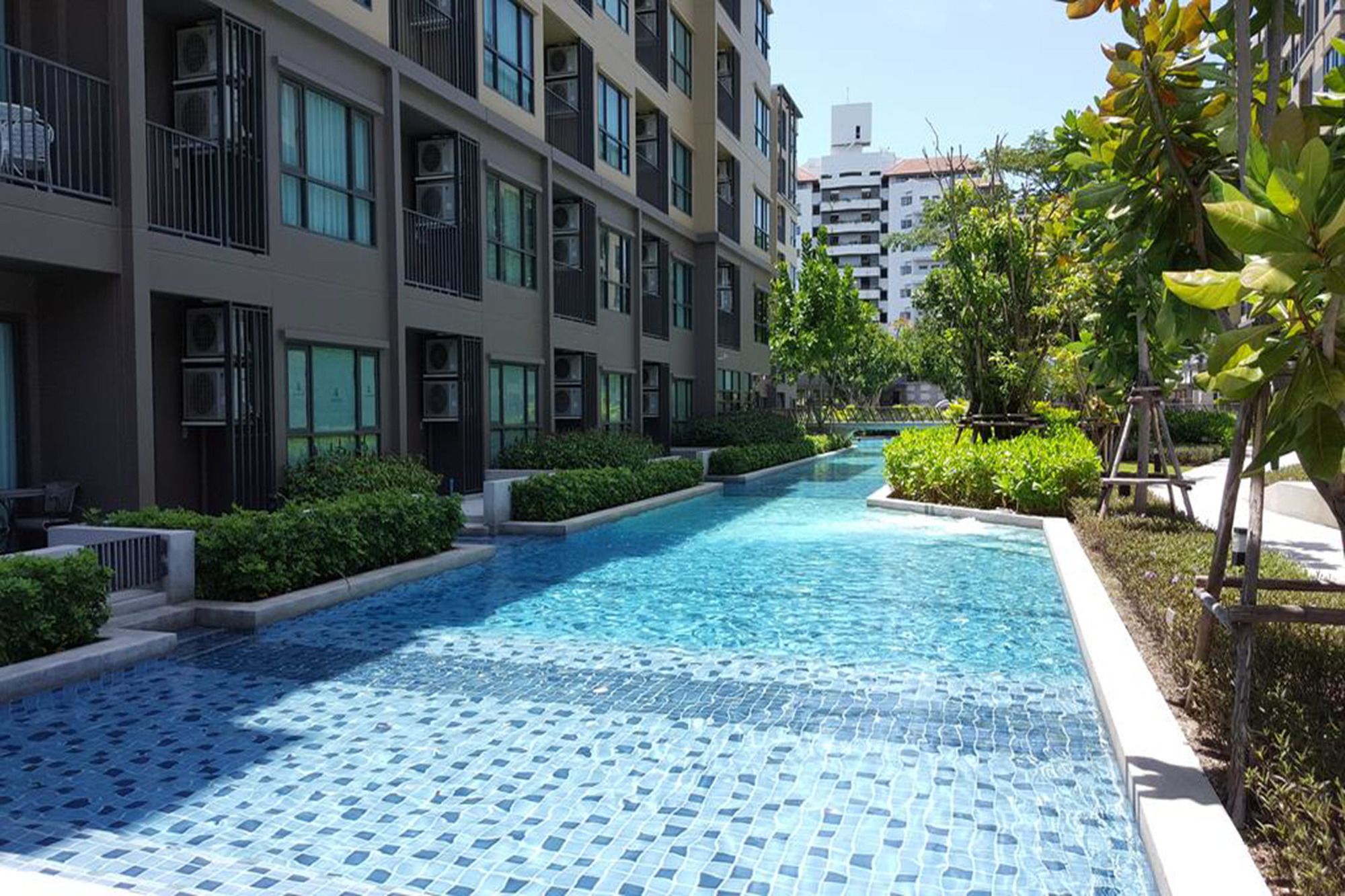 Rain Cha Am - Hua Hin by J&P
