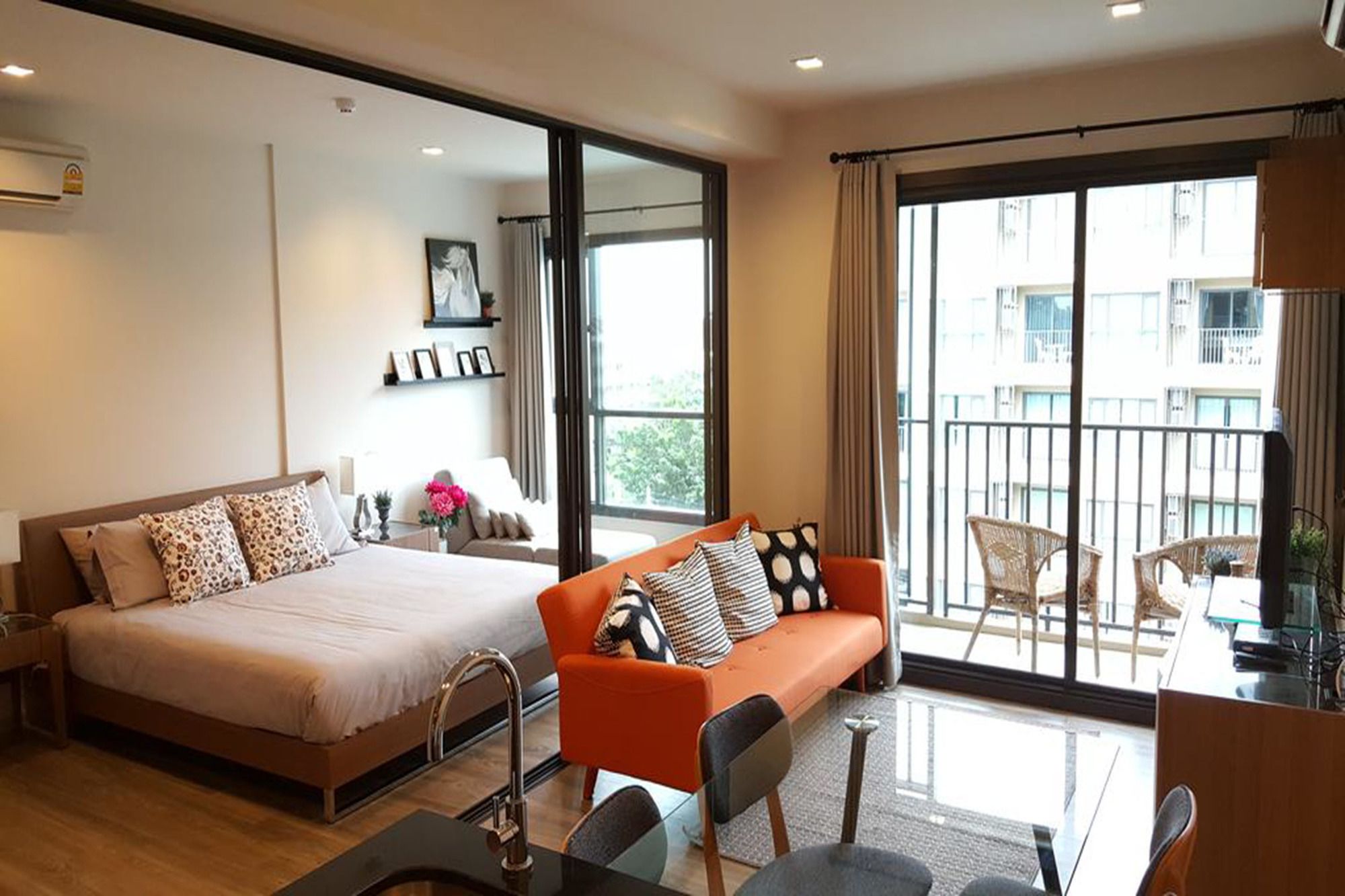Rain Cha Am - Hua Hin by J&P