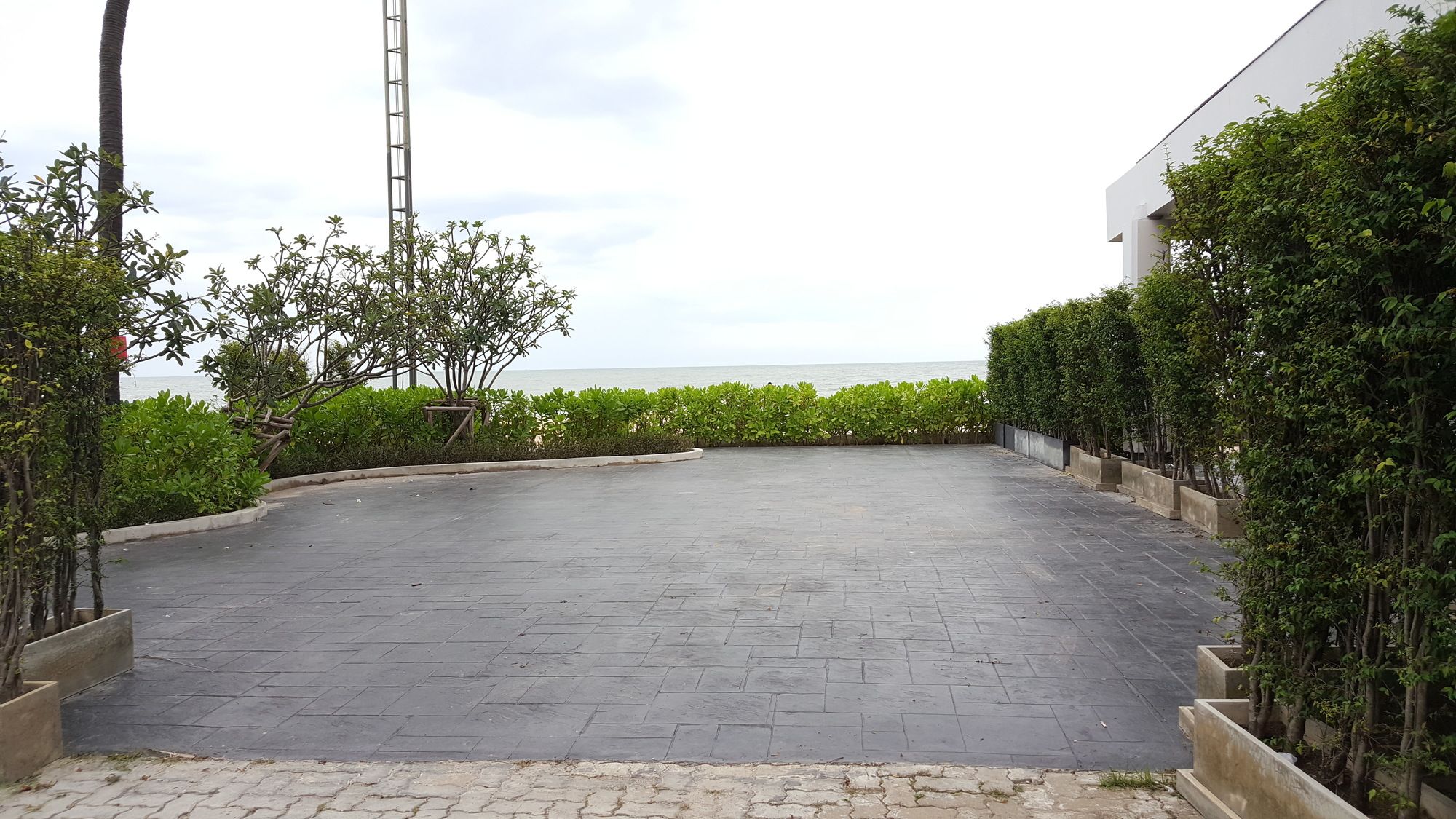 Rain Cha Am - Hua Hin by J&P