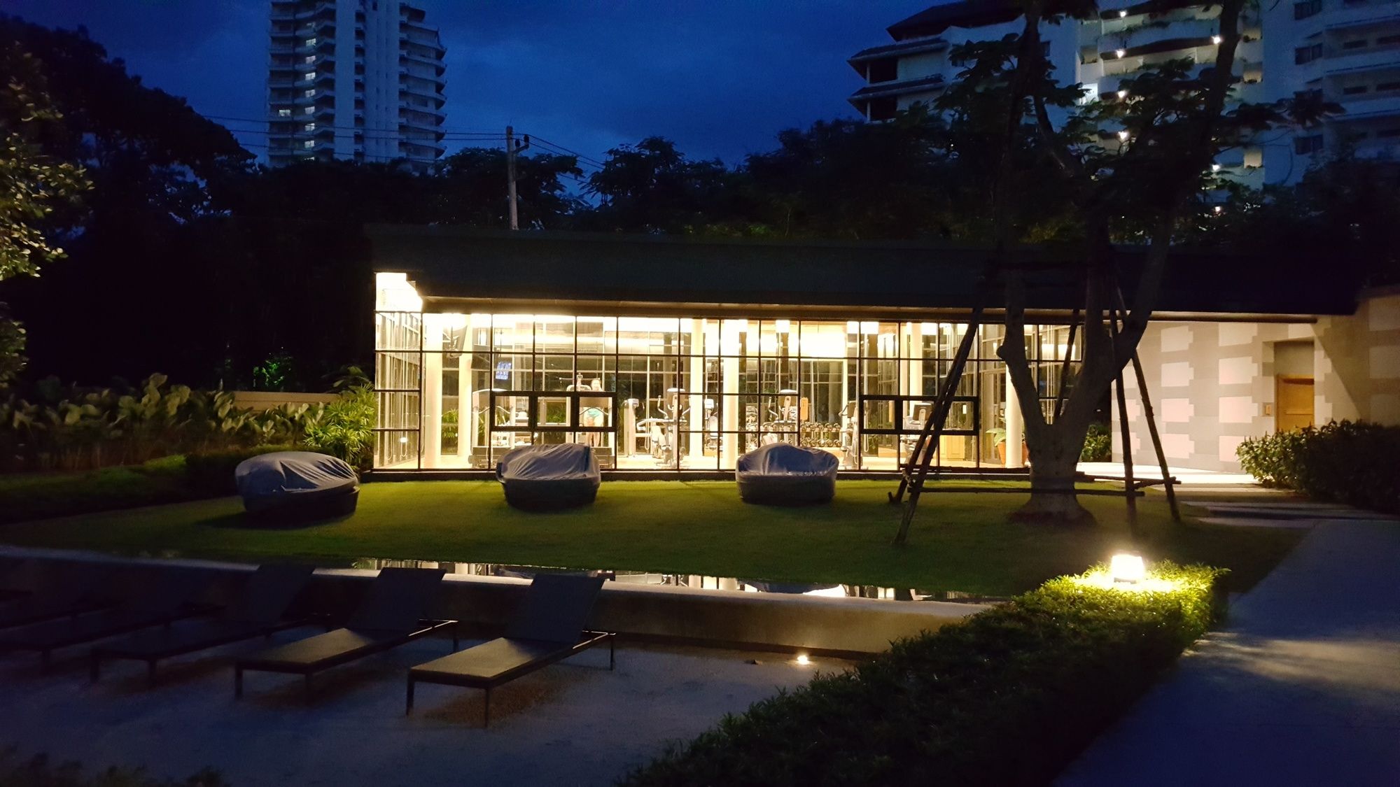 Rain Cha Am - Hua Hin by J&P