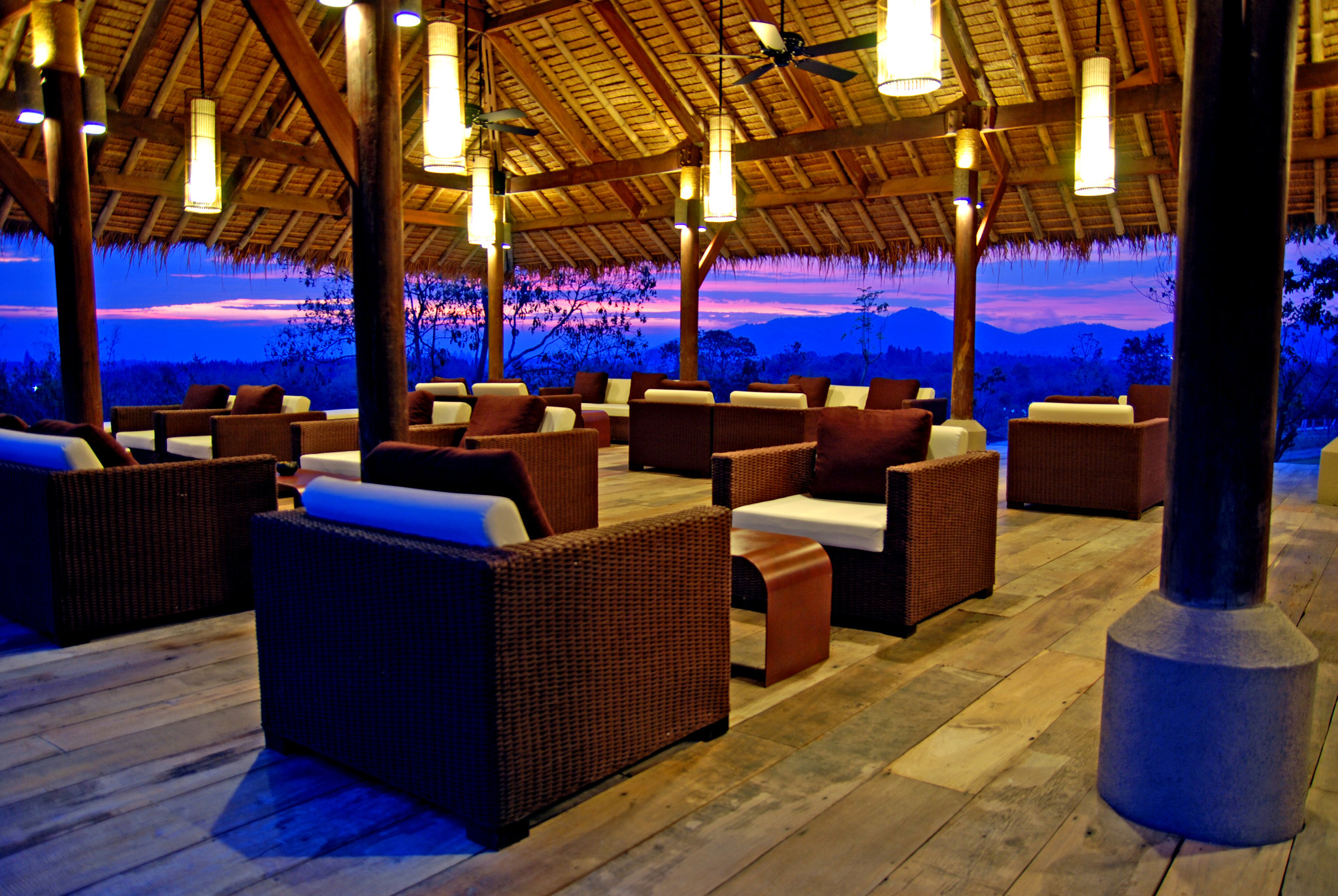 AKA Resort & Spa