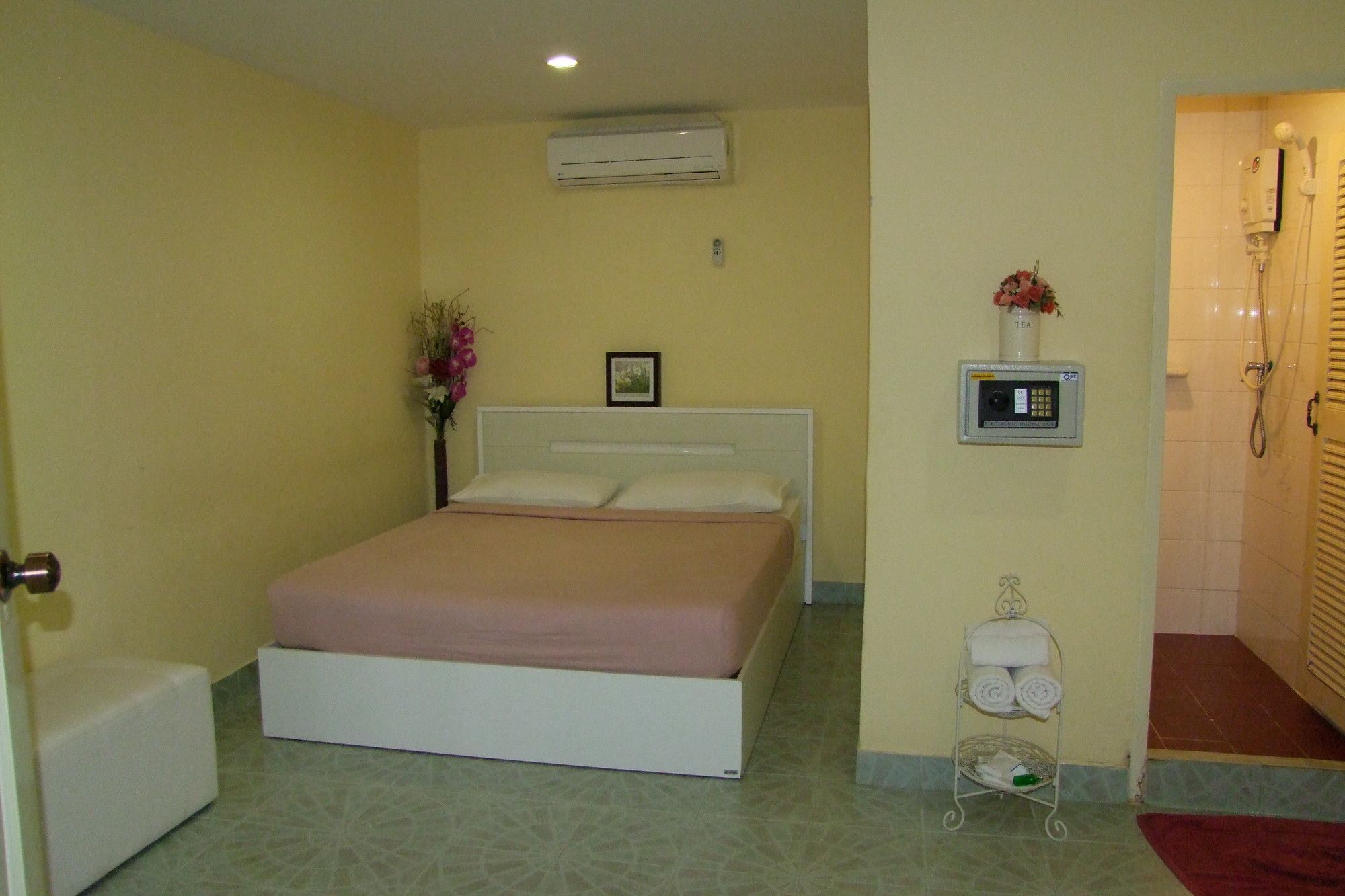 Aree's House