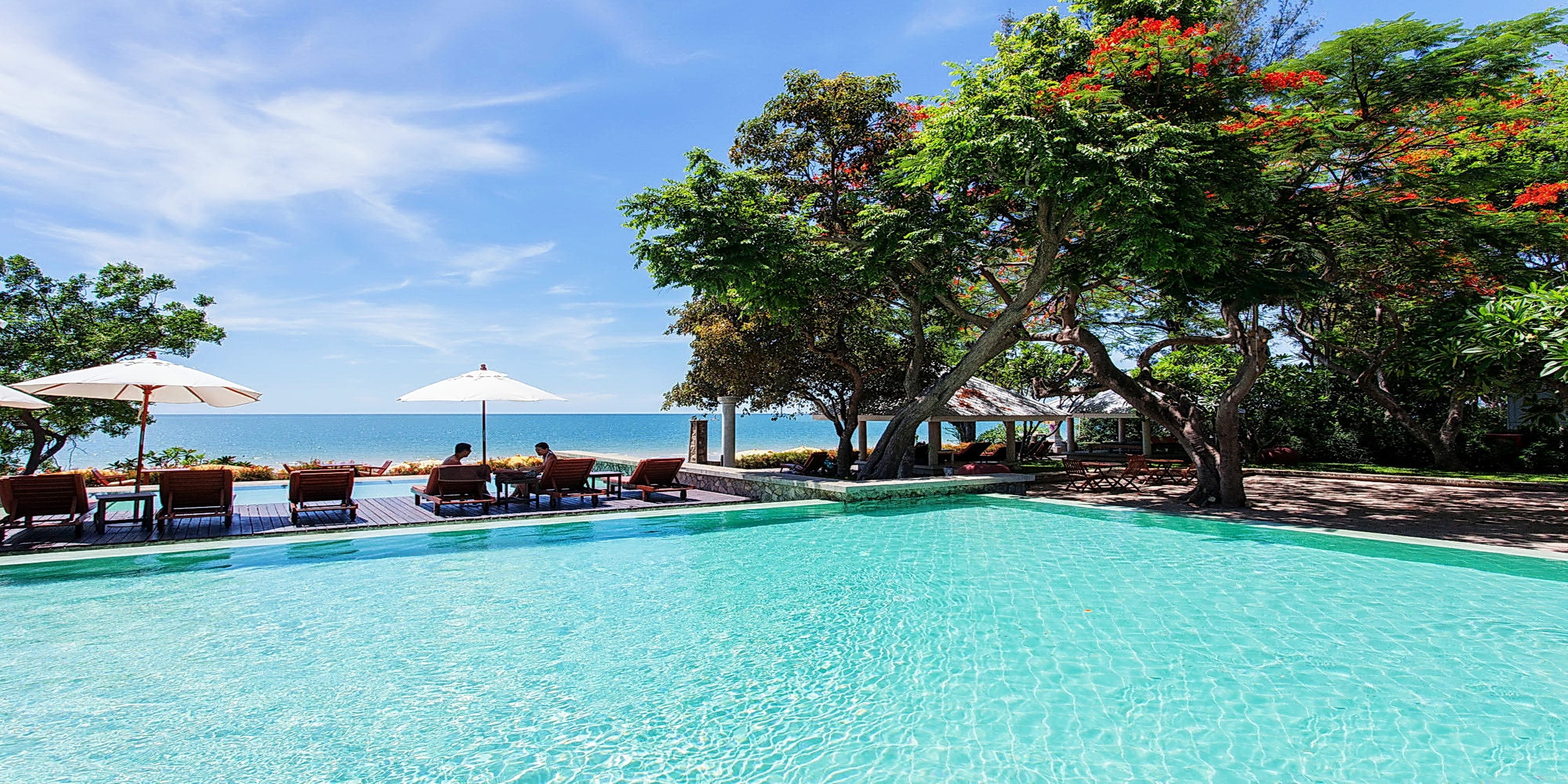 Baan Bayan Beachfront Hotel