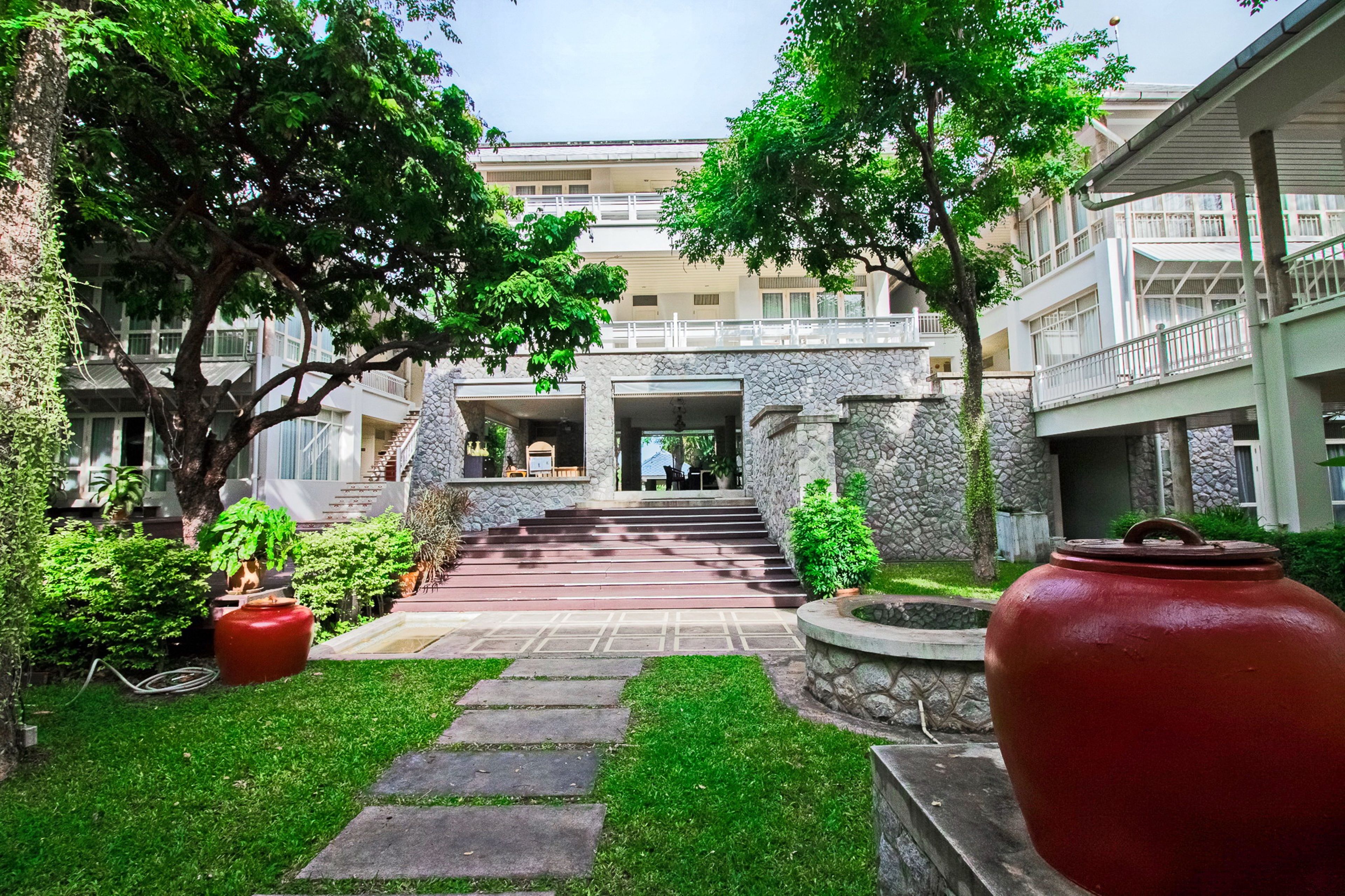 Baan Bayan Beachfront Hotel