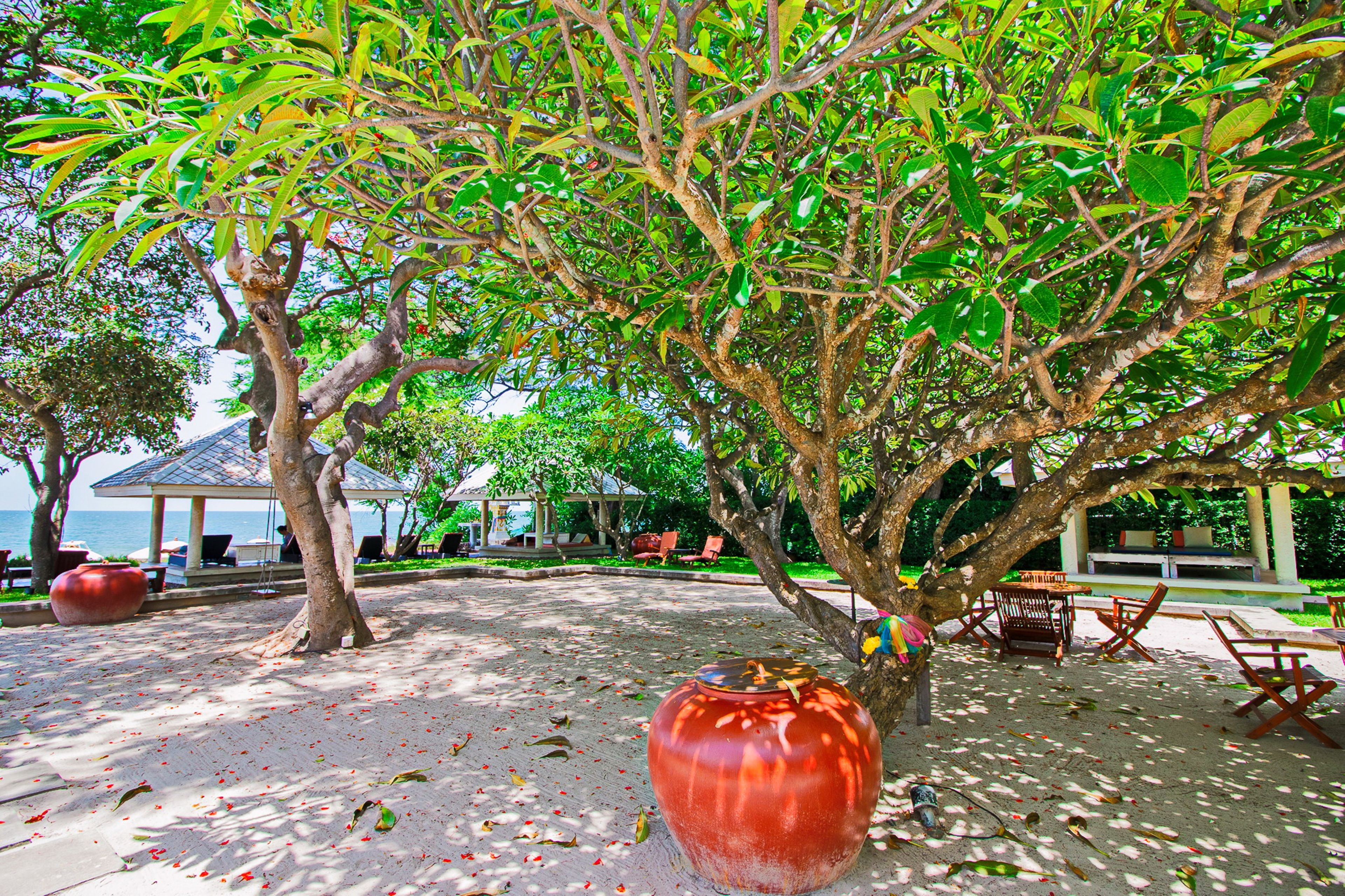 Baan Bayan Beachfront Hotel