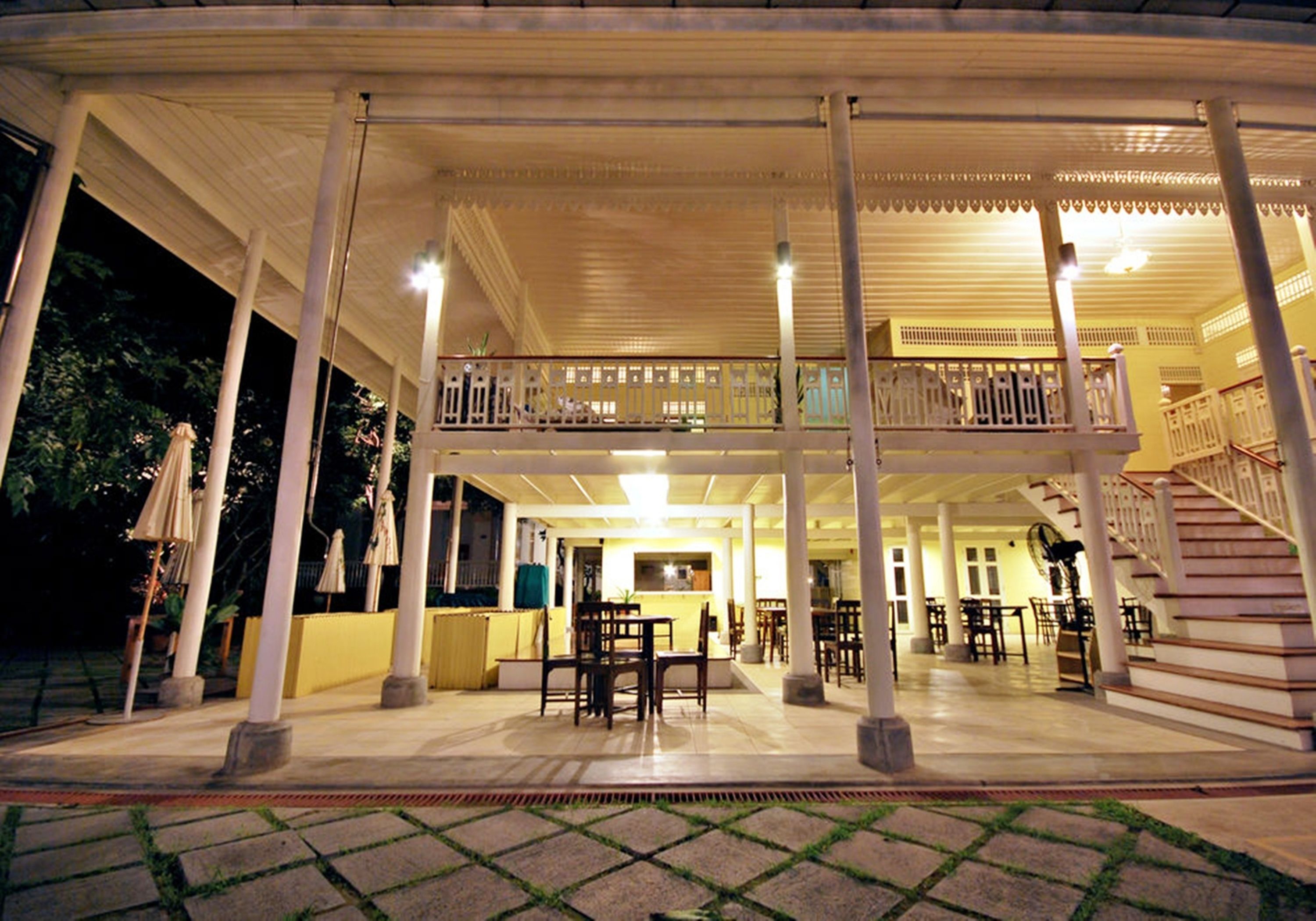 Baan Bayan Beachfront Hotel