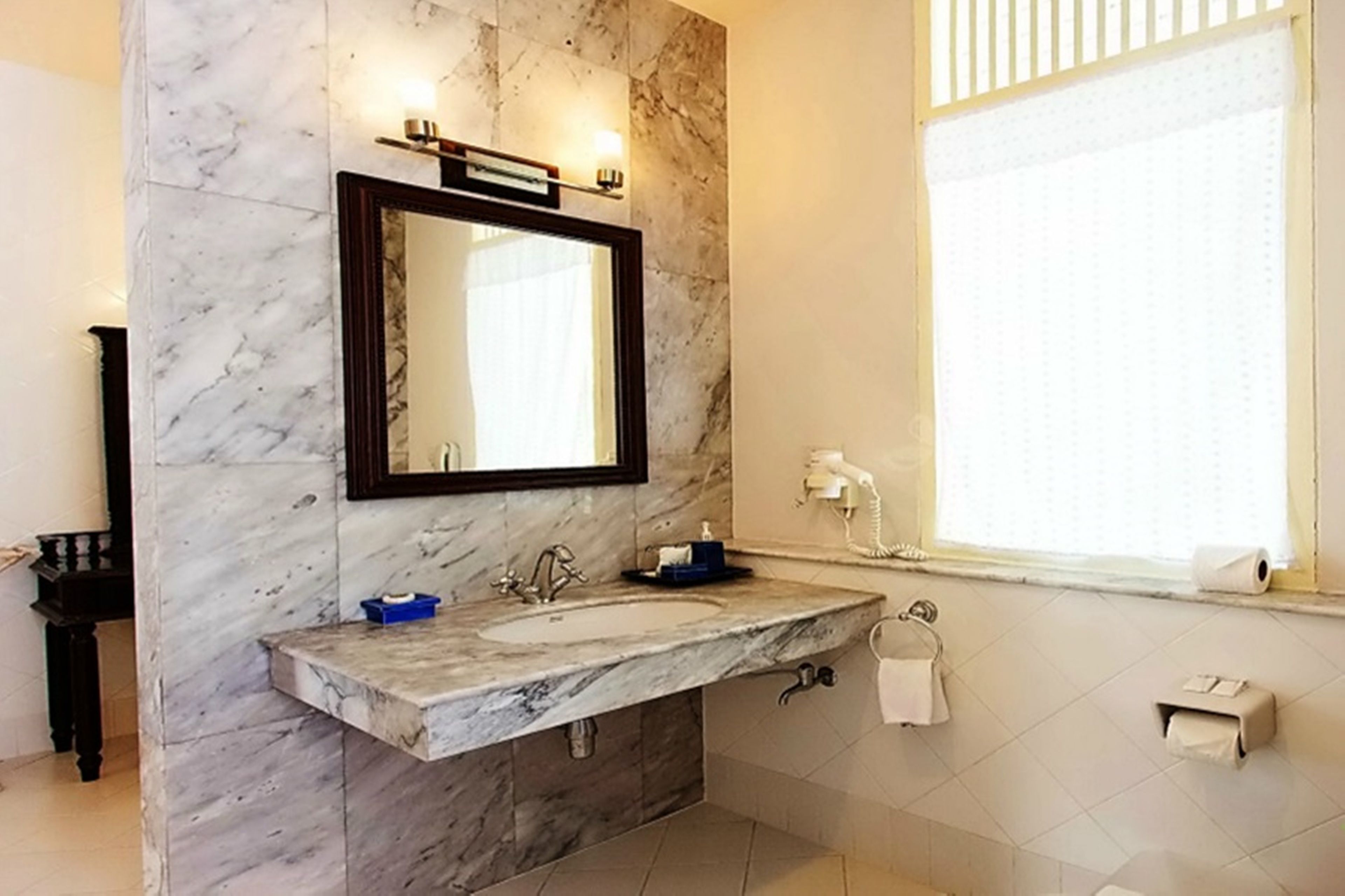 Baan Bayan Beachfront Hotel