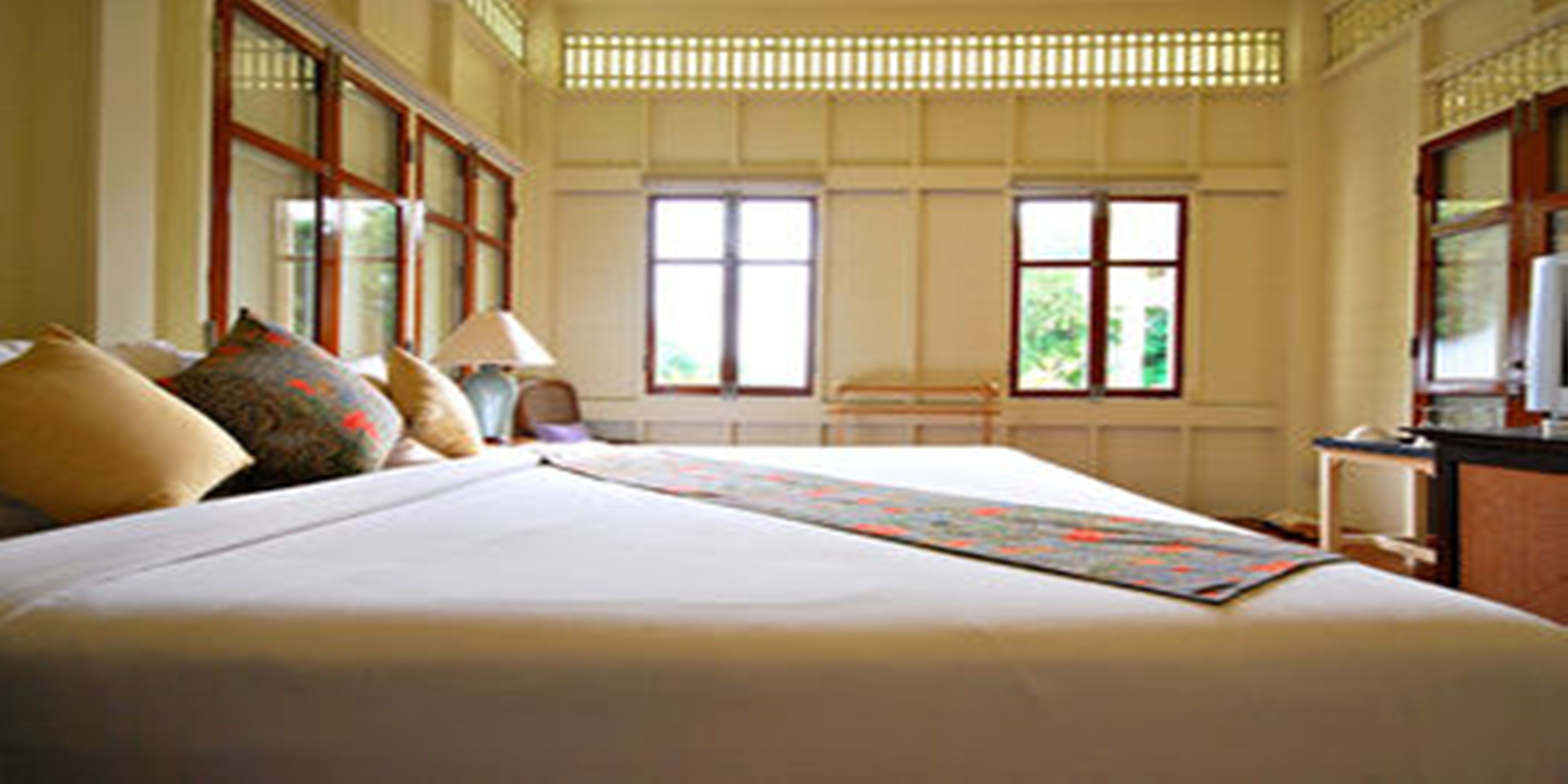 Baan Bayan Beachfront Hotel