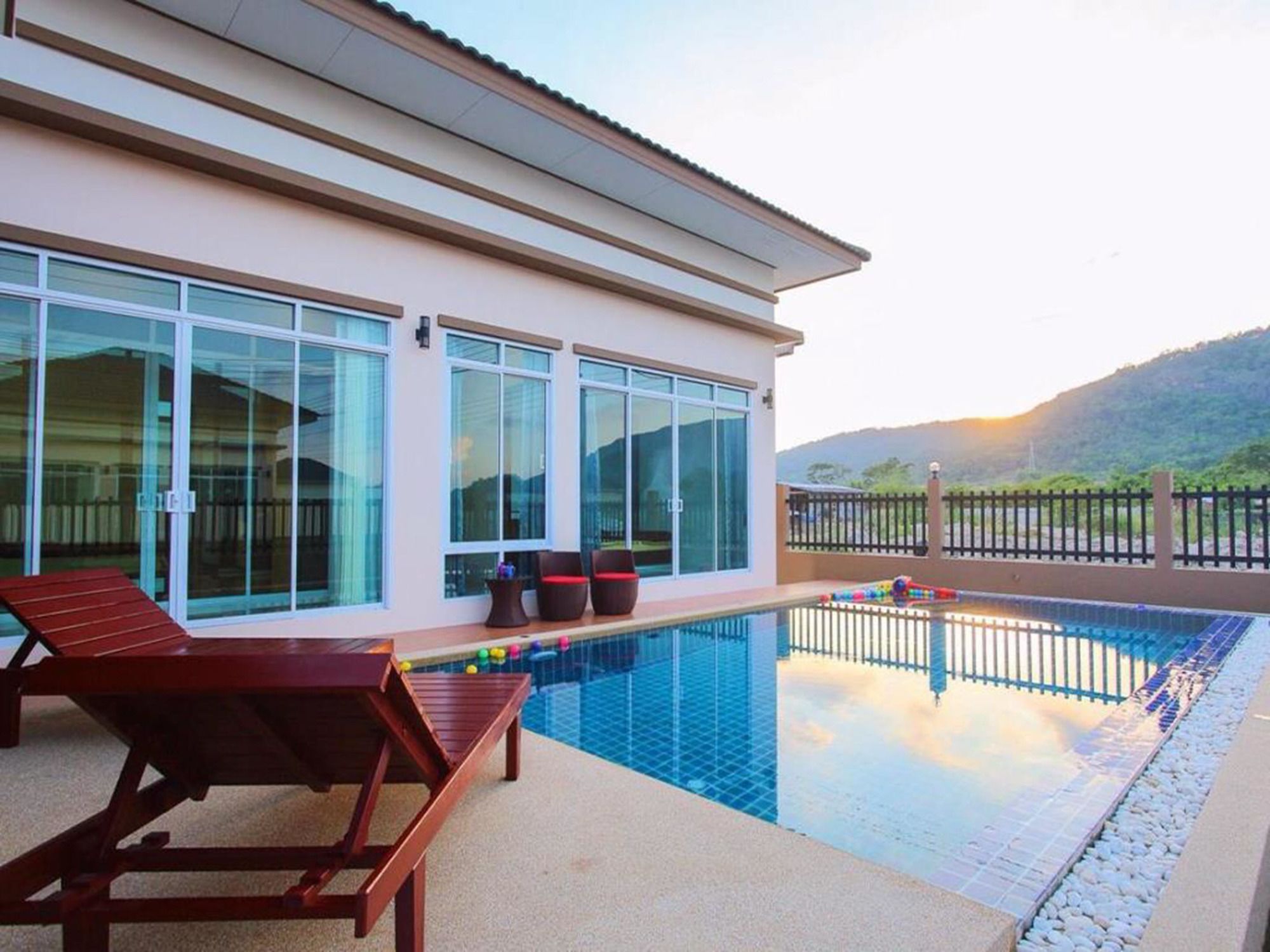 Baan Chom Chan Pool Villa
