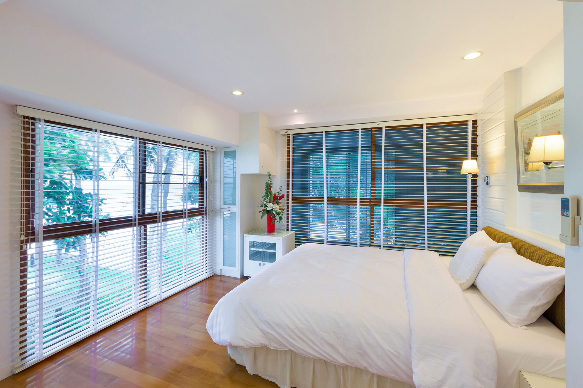 Baan LonSai Beachfront Condominium