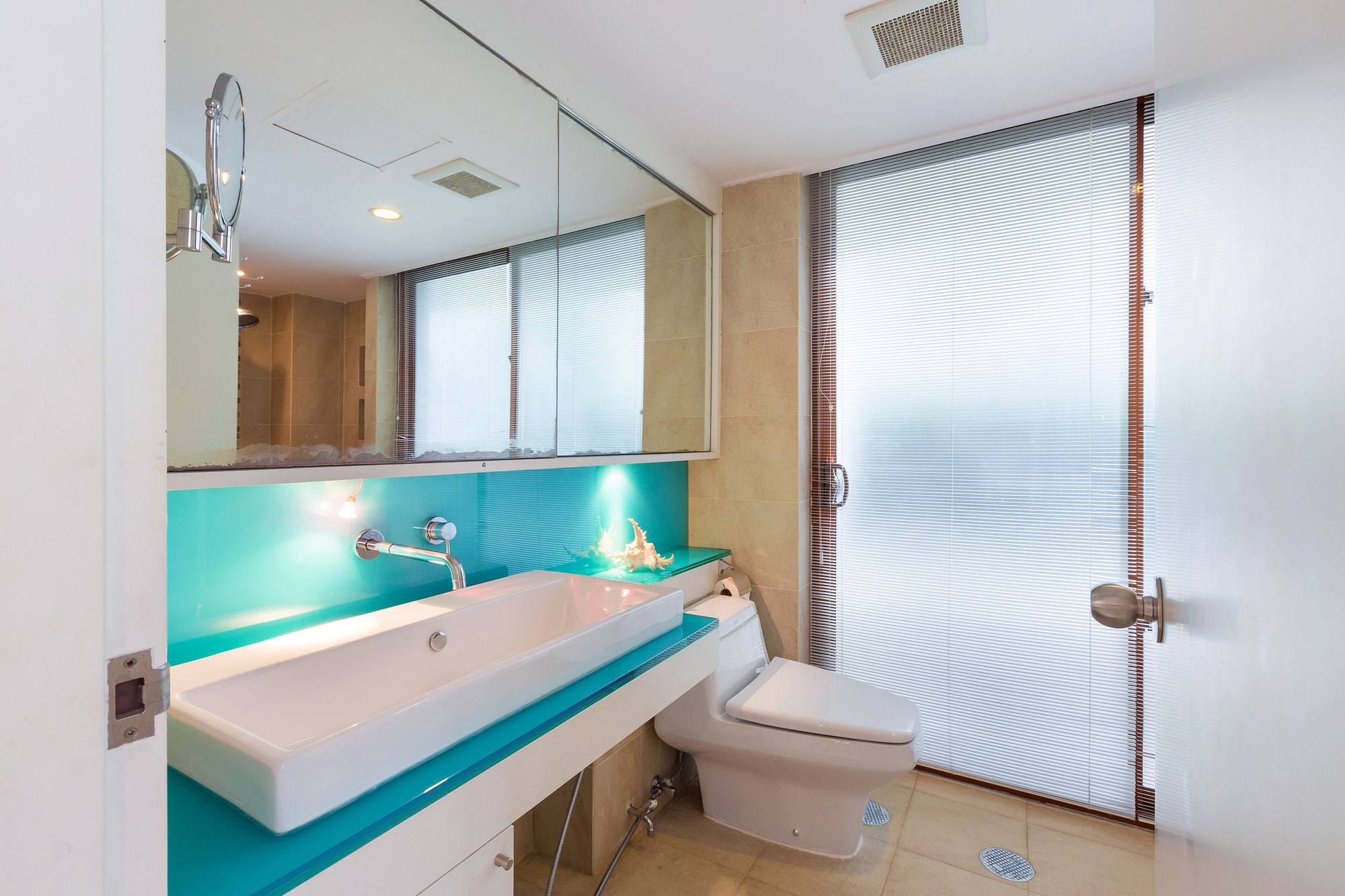 Baan LonSai Beachfront Condominium