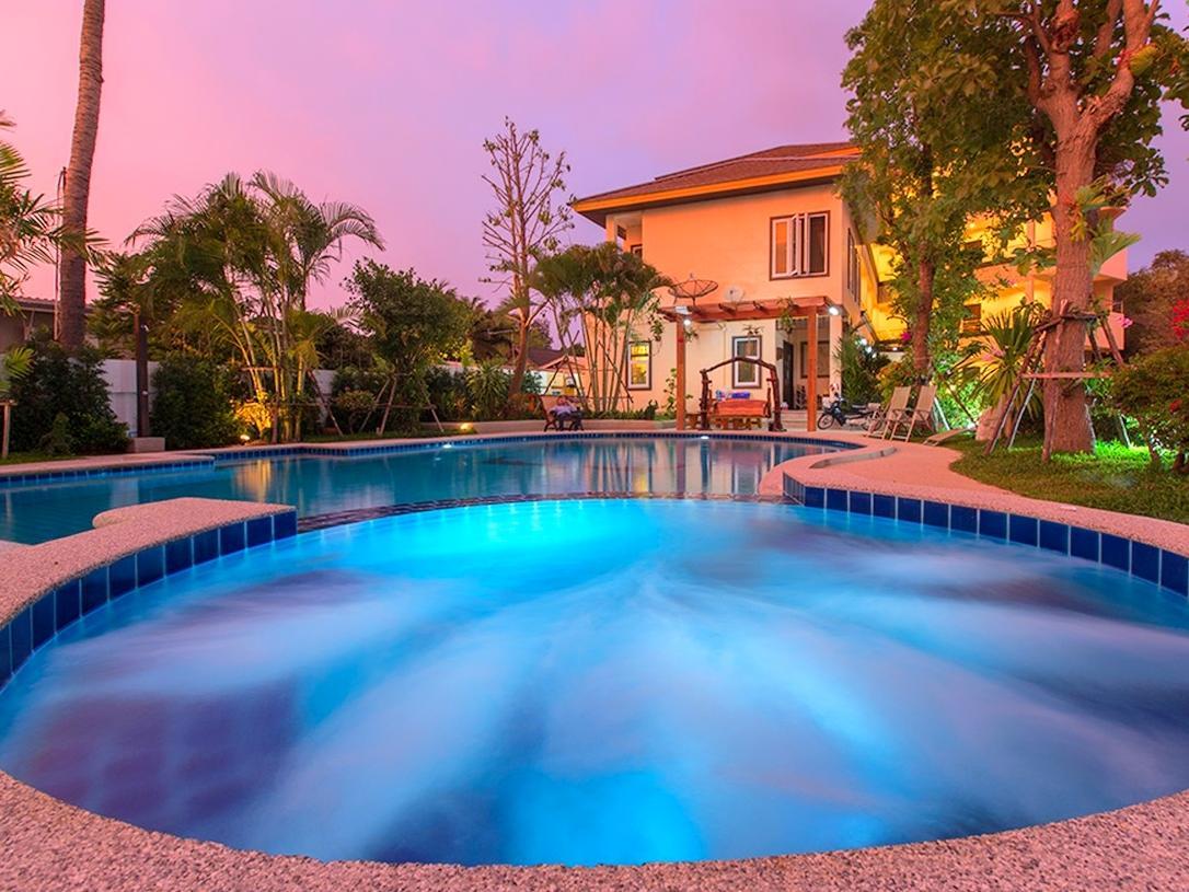 Baan Nam Poon Resort
