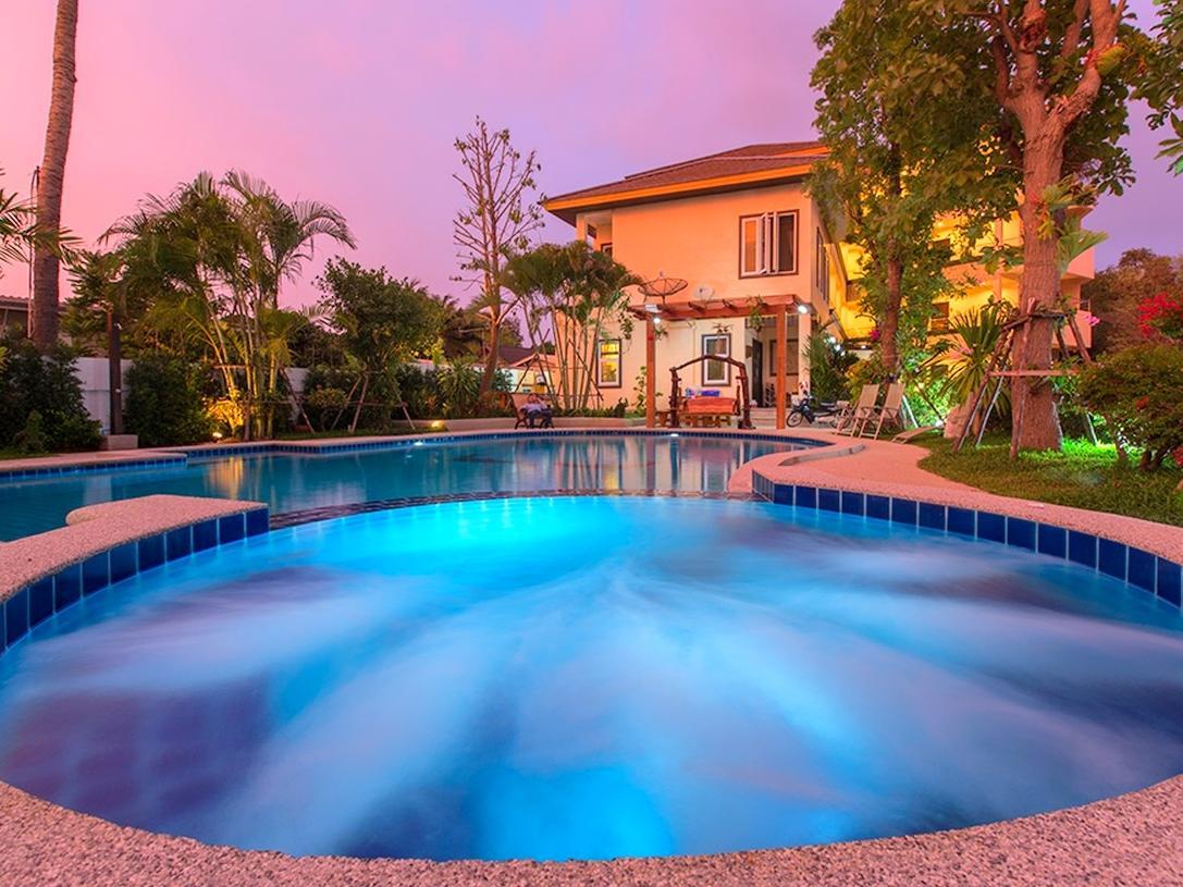 Baan Nam Poon Resort