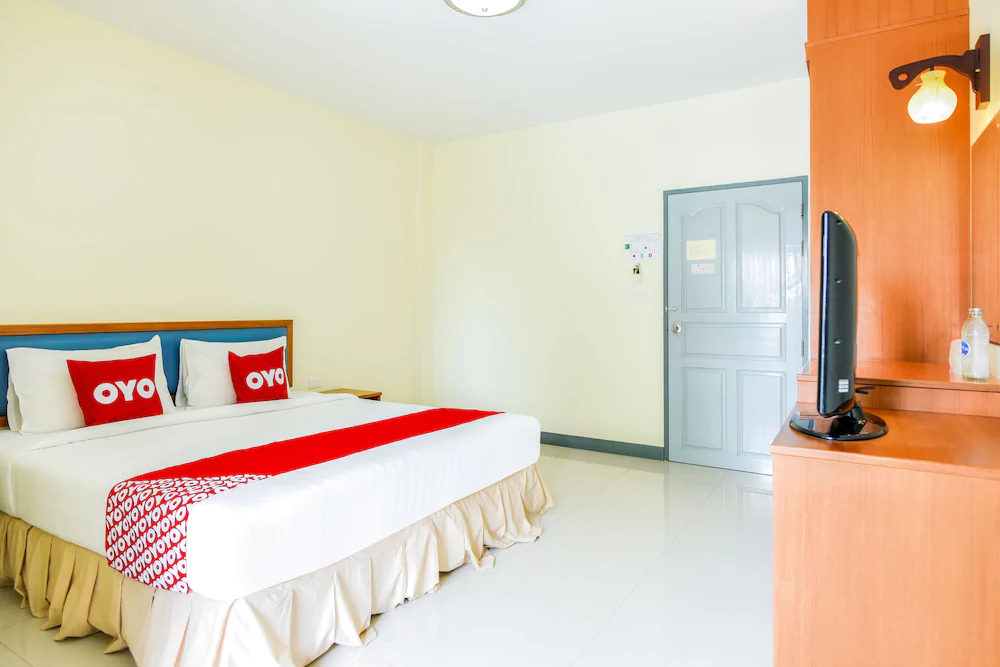 Baan Poemsuk by OYO Rooms