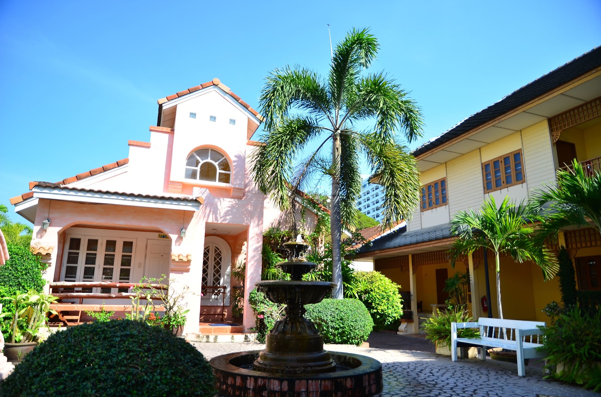 Baan Rajdamnern Hua Hin