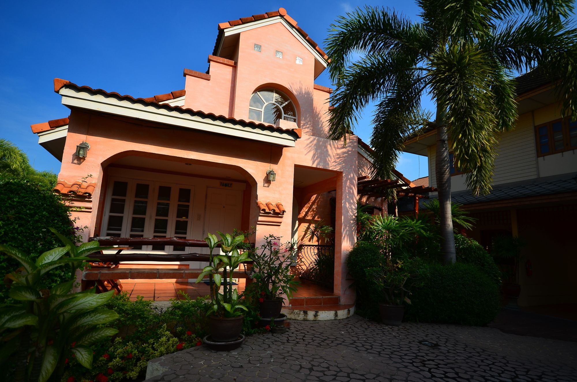 Baan Rajdamnern Hua Hin