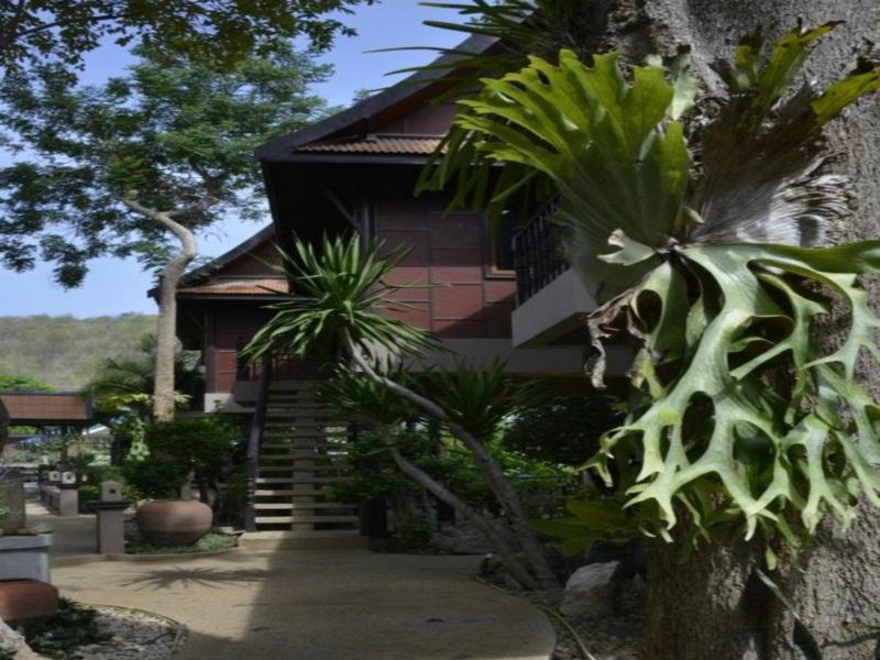 Baan Salathai Huahin