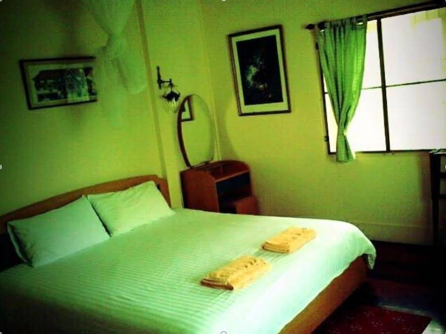 Baan Somboon Guesthouse