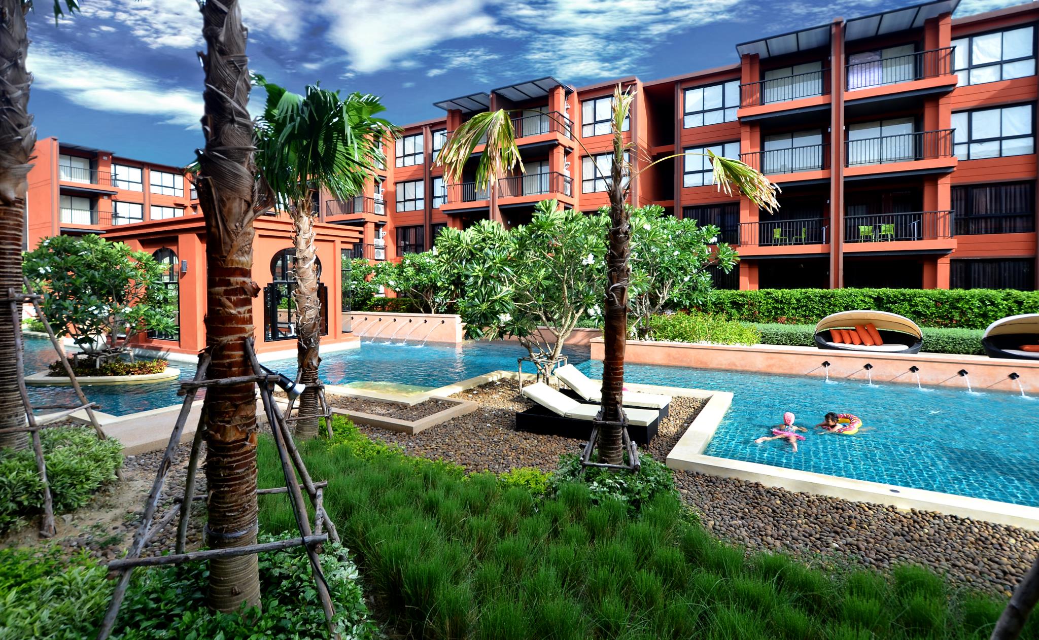Bluroc Huahin Condo By Pat