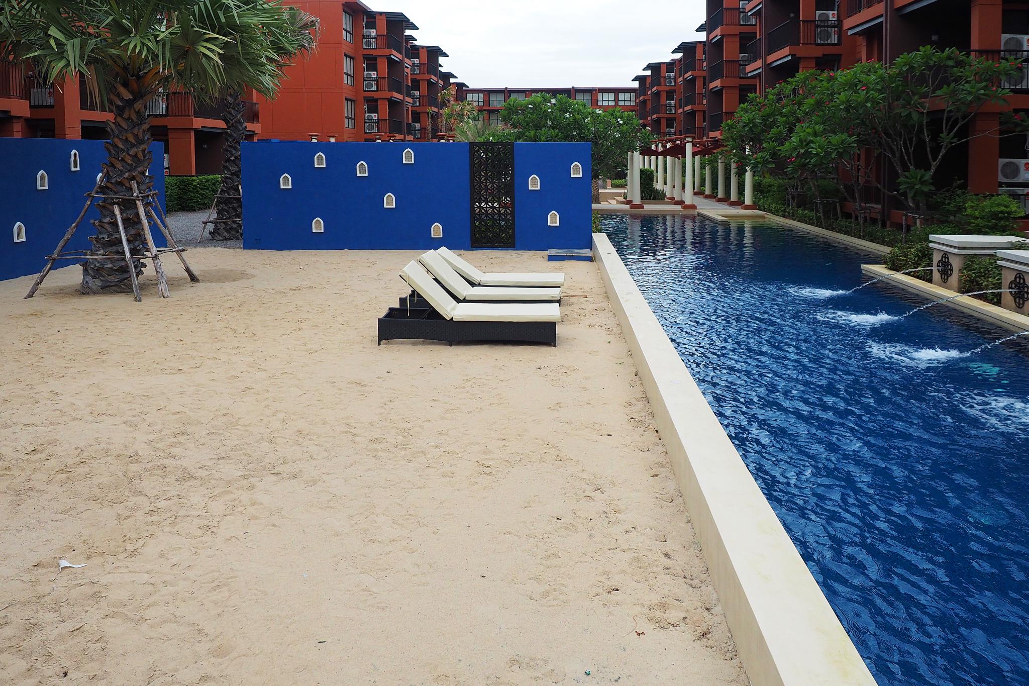 Bluroc Huahin Condo By Pat