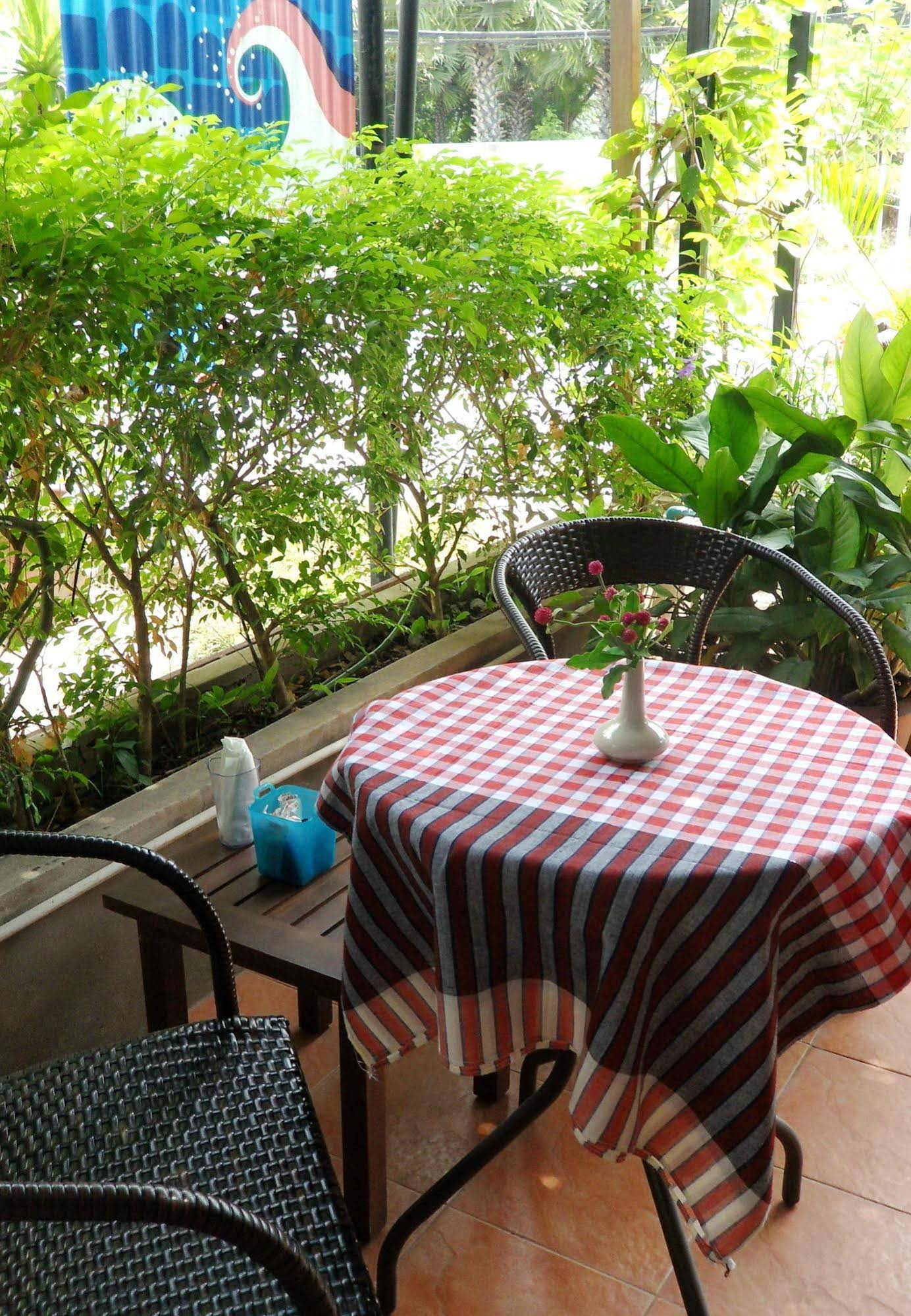 Corner Cafe Bed and Breakfast