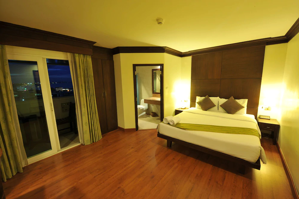 Fresh Inn Hotel