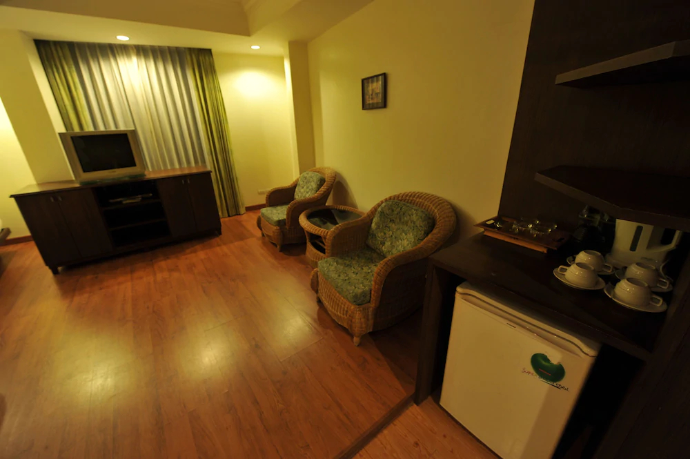 Fresh Inn Hotel